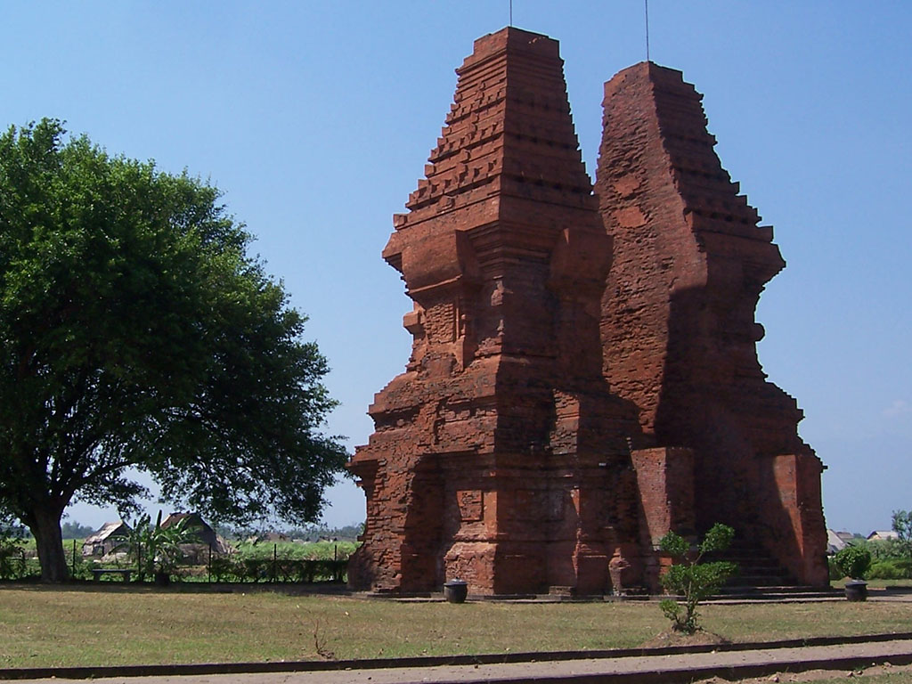 Trowulan Mojokerto Temple by Bali Tour